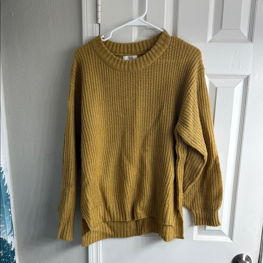 True Craft Yellow Crew Neck Sweater Cozy Knit